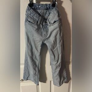 Old Navy Boy’s size 5 baggy light blue denim jeans.